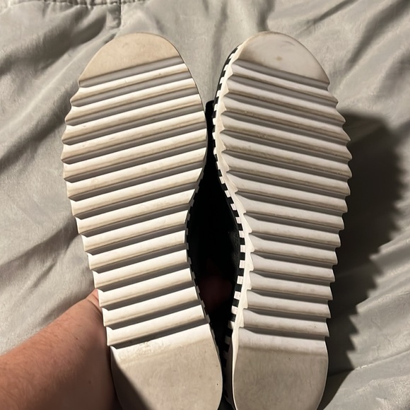 Black Tory Burch slides 9.5 - great sandals - great condition lots of life left! - Picture 4 of 4